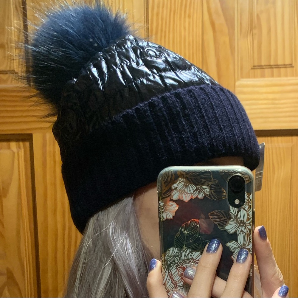 Cute winter hat! - Picture 3 of 7